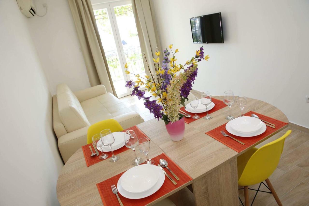 Sunny Day Apartments Tribalj Exterior foto